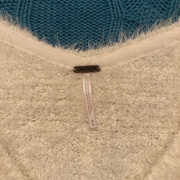 Free People sweater, so soft! Size M - Picture 2 of 5
